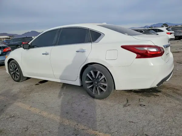 1N4AL3AP0JC182748 2018 NISSAN ALTIMA - Image 2