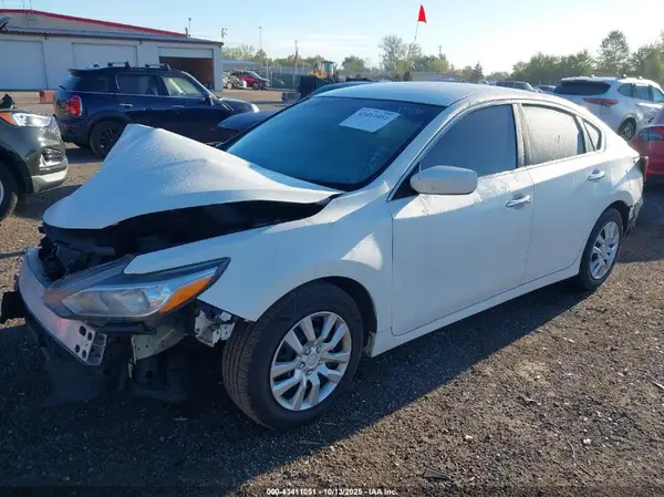 1N4AL3AP0JC182975 2018 NISSAN ALTIMA - Image 2