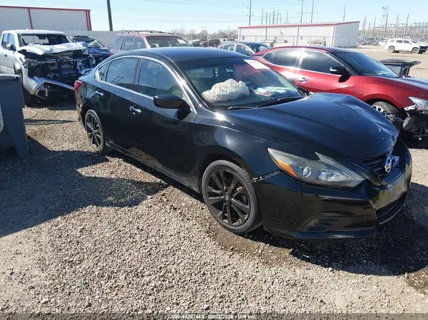 1N4AL3AP0JC184063 2018 NISSAN ALTIMA - Image 1