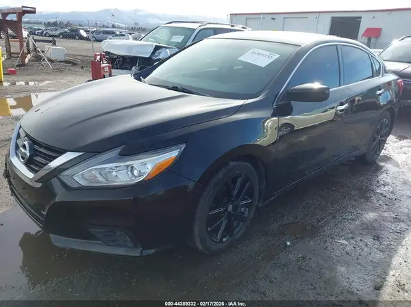 1N4AL3AP0JC184211 2018 NISSAN ALTIMA - Image 2