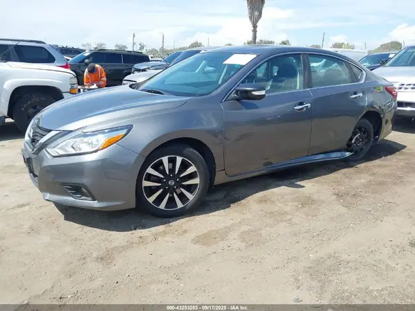 1N4AL3AP0JC185665 2018 NISSAN ALTIMA - Image 2