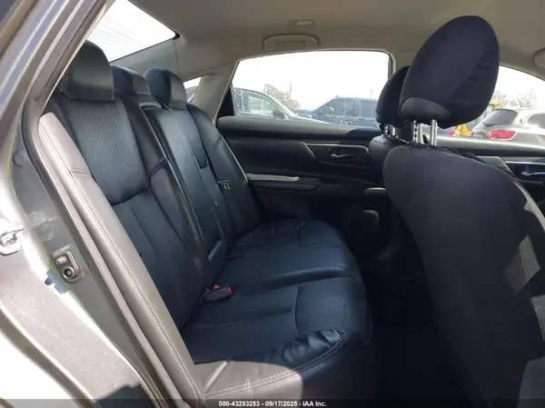 1N4AL3AP0JC185665 2018 NISSAN ALTIMA - Image 8