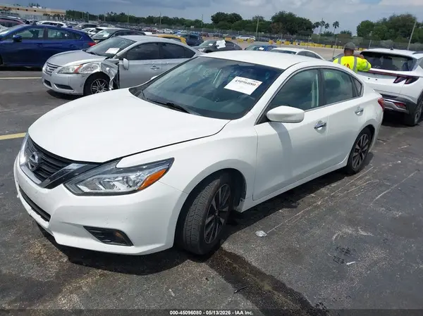 1N4AL3AP0JC192633 2018 NISSAN ALTIMA - Image 2