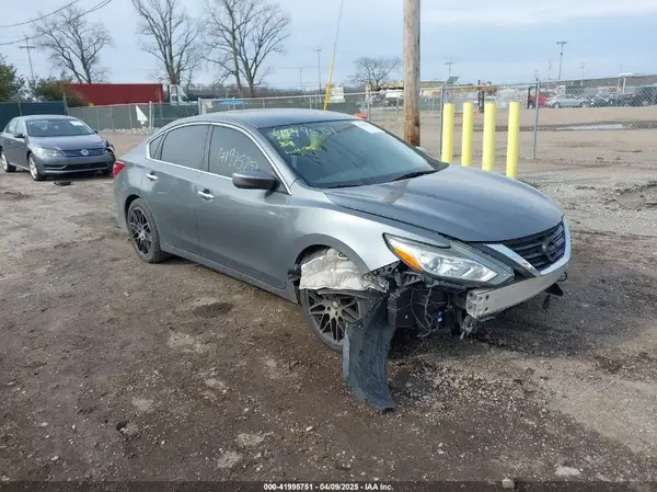 1N4AL3AP0JC195578 2018 NISSAN ALTIMA - Image 1