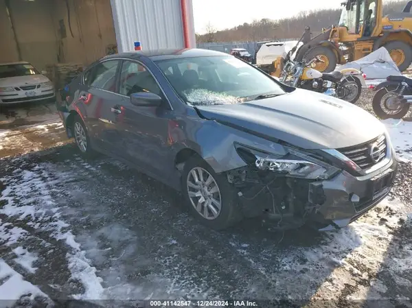 1N4AL3AP0JC196729 2018 NISSAN ALTIMA - Image 1