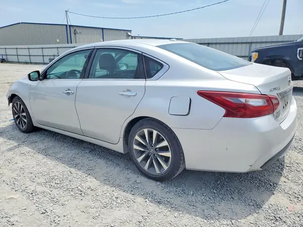 1N4AL3AP0JC198304 2018 NISSAN ALTIMA - Image 2