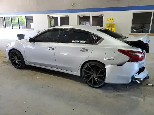 1N4AL3AP0JC199520 2018 NISSAN ALTIMA - Image 2