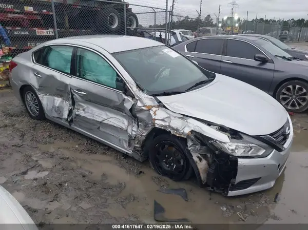 1N4AL3AP0JC201556 2018 NISSAN ALTIMA - Image 1