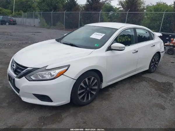 1N4AL3AP0JC201587 2018 NISSAN ALTIMA - Image 2