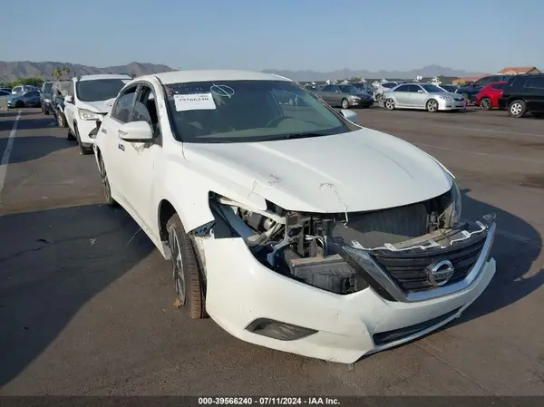 1N4AL3AP0JC201783 2018 NISSAN ALTIMA - Image 1