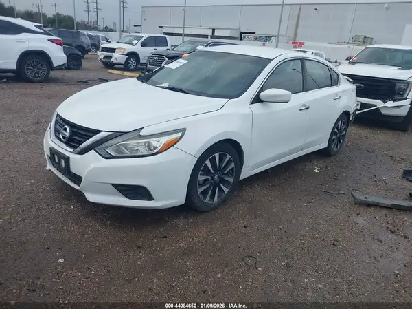 1N4AL3AP0JC201797 2018 NISSAN ALTIMA - Image 2