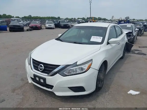 1N4AL3AP0JC203369 2018 NISSAN ALTIMA - Image 2