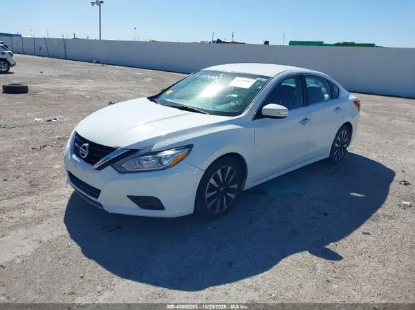 1N4AL3AP0JC205574 2018 NISSAN ALTIMA - Image 2