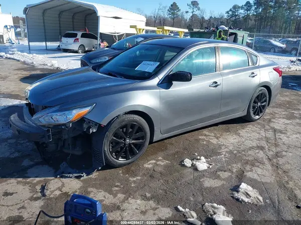 1N4AL3AP0JC210452 2018 NISSAN ALTIMA - Image 2