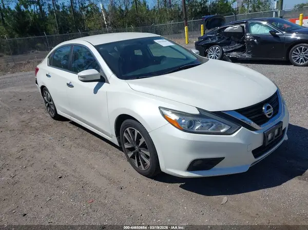 1N4AL3AP0JC214243 2018 NISSAN ALTIMA - Image 1