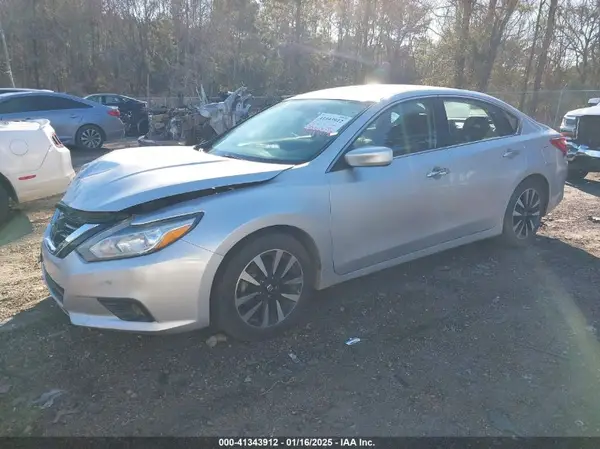 1N4AL3AP0JC215215 2018 NISSAN ALTIMA - Image 2