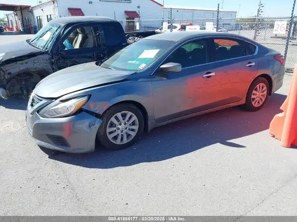 1N4AL3AP0JC220558 2018 NISSAN ALTIMA - Image 2