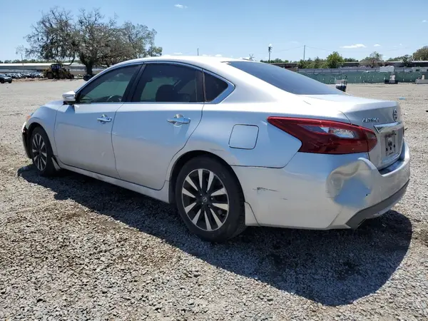 1N4AL3AP0JC223749 2018 NISSAN ALTIMA - Image 2