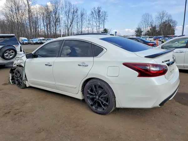 1N4AL3AP0JC224156 2018 NISSAN ALTIMA - Image 2