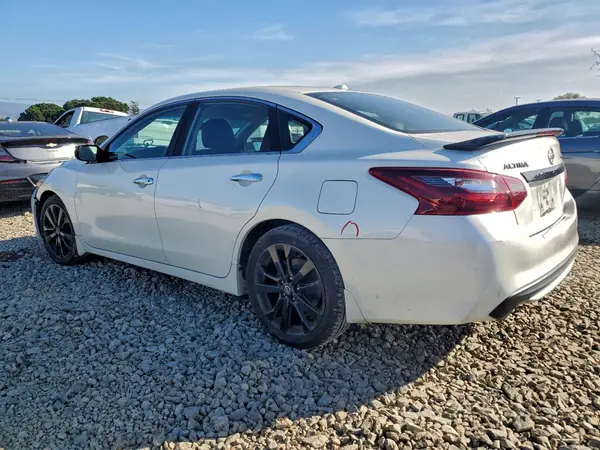 1N4AL3AP0JC225842 2018 NISSAN ALTIMA - Image 2