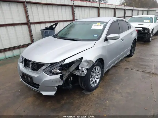 1N4AL3AP0JC225971 2018 NISSAN ALTIMA - Image 2