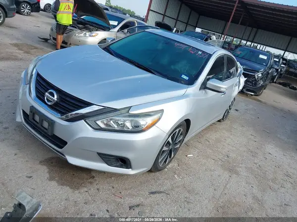 1N4AL3AP0JC230295 2018 NISSAN ALTIMA - Image 2