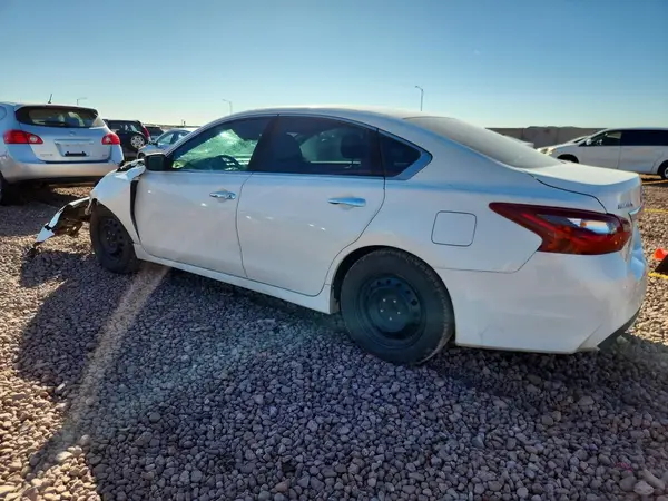 1N4AL3AP0JC233357 2018 NISSAN ALTIMA - Image 2