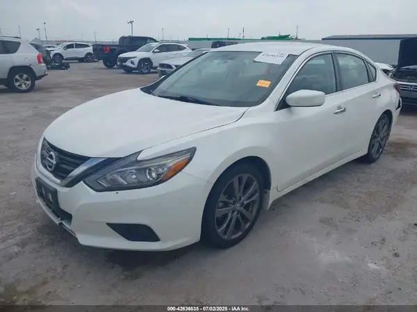 1N4AL3AP0JC235383 2018 NISSAN ALTIMA - Image 2