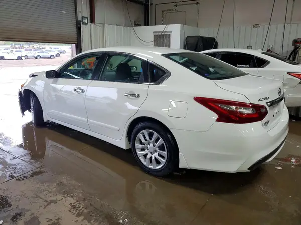 1N4AL3AP0JC235433 2018 NISSAN ALTIMA - Image 2