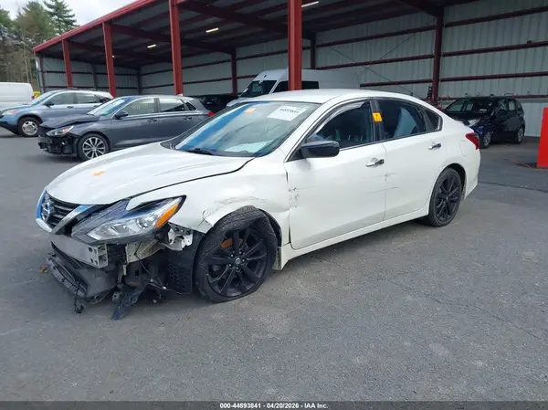 1N4AL3AP0JC235450 2018 NISSAN ALTIMA - Image 2