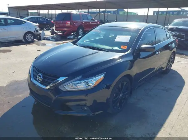 1N4AL3AP0JC236260 2018 NISSAN ALTIMA - Image 2