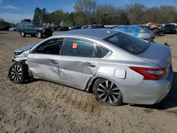 1N4AL3AP0JC236985 2018 NISSAN ALTIMA - Image 2