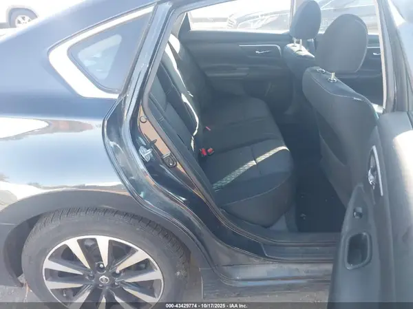 1N4AL3AP0JC240678 2018 NISSAN ALTIMA - Image 8