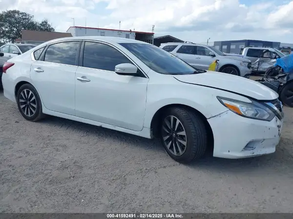 1N4AL3AP0JC241278 2018 NISSAN ALTIMA - Image 1