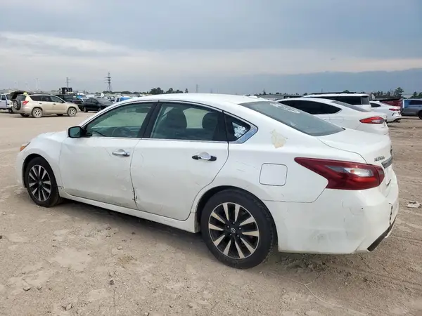 1N4AL3AP0JC243256 2018 NISSAN ALTIMA - Image 2