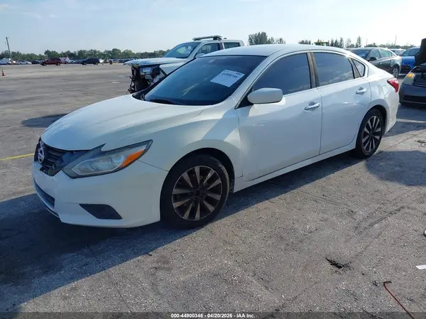 1N4AL3AP0JC244987 2018 NISSAN ALTIMA - Image 2