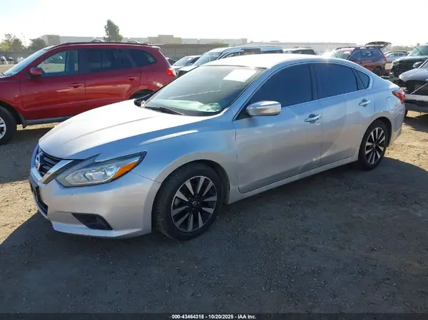 1N4AL3AP0JC246707 2018 NISSAN ALTIMA - Image 2