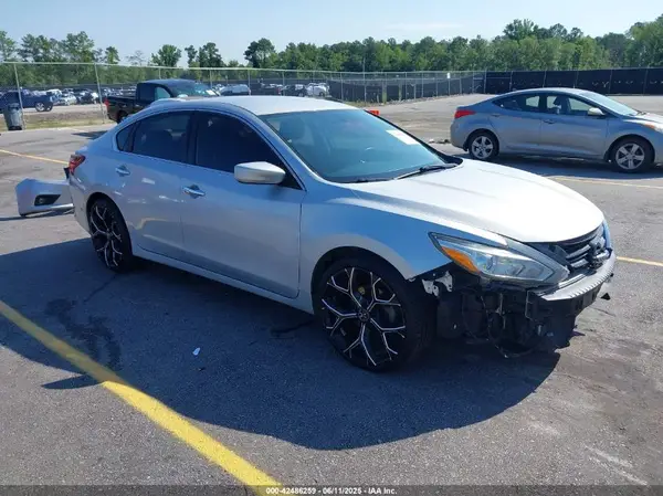 1N4AL3AP0JC246884 2018 NISSAN ALTIMA - Image 1