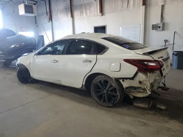 1N4AL3AP0JC248828 2018 NISSAN ALTIMA - Image 2
