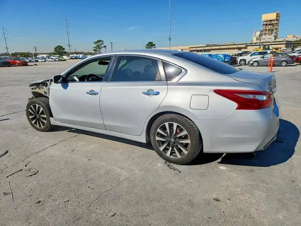 1N4AL3AP0JC248960 2018 NISSAN ALTIMA - Image 2
