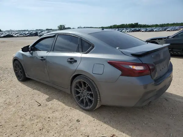 1N4AL3AP0JC249669 2018 NISSAN ALTIMA - Image 2