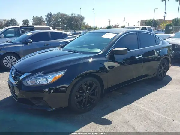 1N4AL3AP0JC252149 2018 NISSAN ALTIMA - Image 2