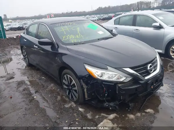 1N4AL3AP0JC253981 2018 NISSAN ALTIMA - Image 1