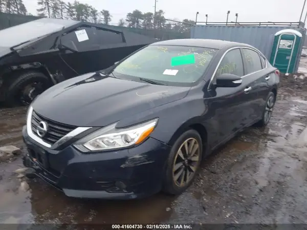 1N4AL3AP0JC253981 2018 NISSAN ALTIMA - Image 2