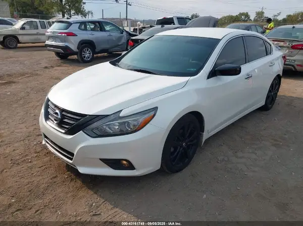 1N4AL3AP0JC254807 2018 NISSAN ALTIMA - Image 2