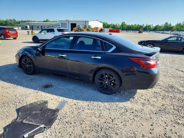 1N4AL3AP0JC256119 2018 NISSAN ALTIMA - Image 2