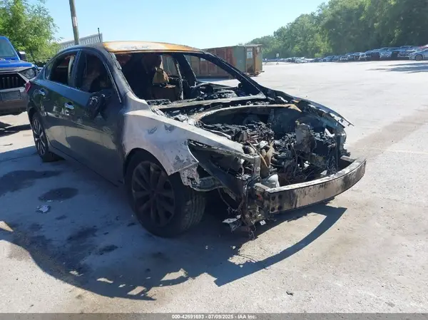 1N4AL3AP0JC256167 2018 NISSAN ALTIMA - Image 1