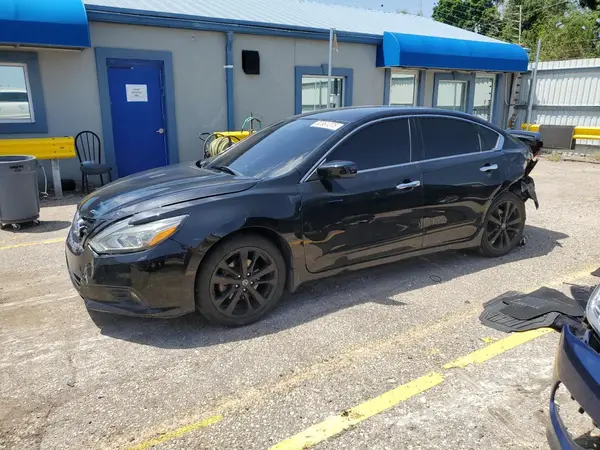 1N4AL3AP0JC257061 2018 NISSAN ALTIMA - Image 1