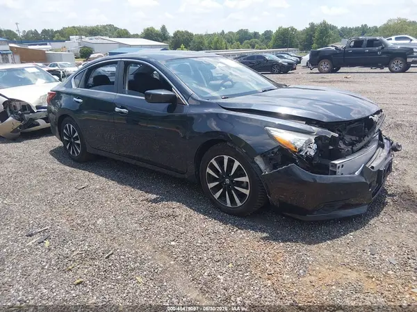 1N4AL3AP0JC257786 2018 NISSAN ALTIMA - Image 1