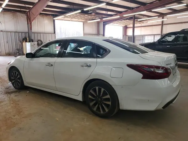 1N4AL3AP0JC262843 2018 NISSAN ALTIMA - Image 2